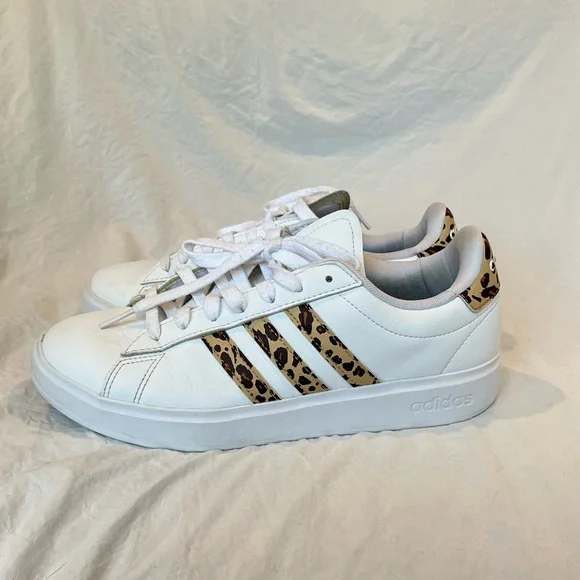 🌹 Adidas Grand Court 2.0 Leopard Print Sneakers - 7.5 - Picture 5 of 9